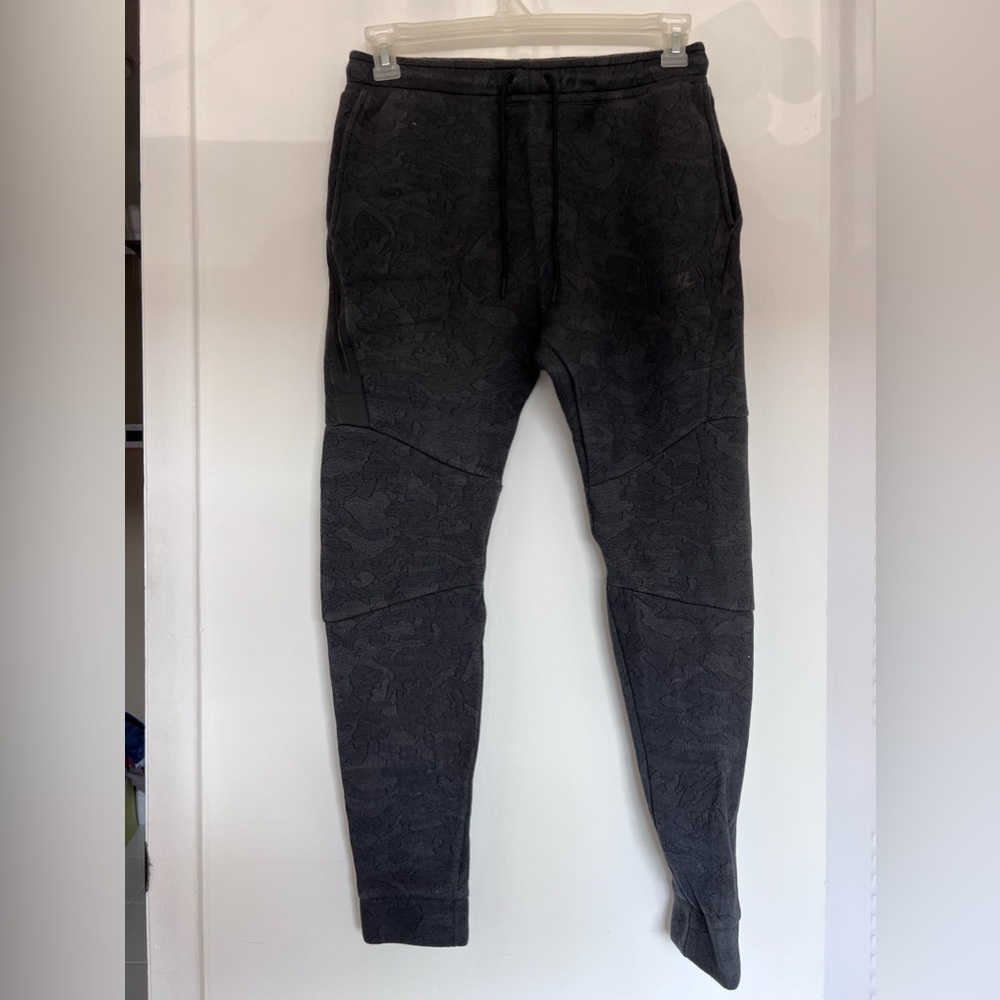 Nike Men Camo Sweatpants